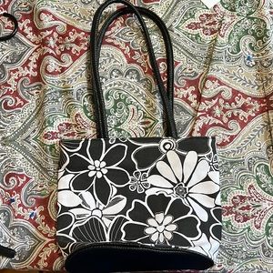 Beuno black and white floral purse